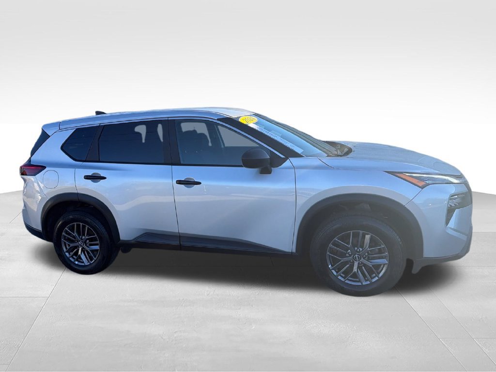 Used 2024 Nissan Rogue S AWD/4WD image 6