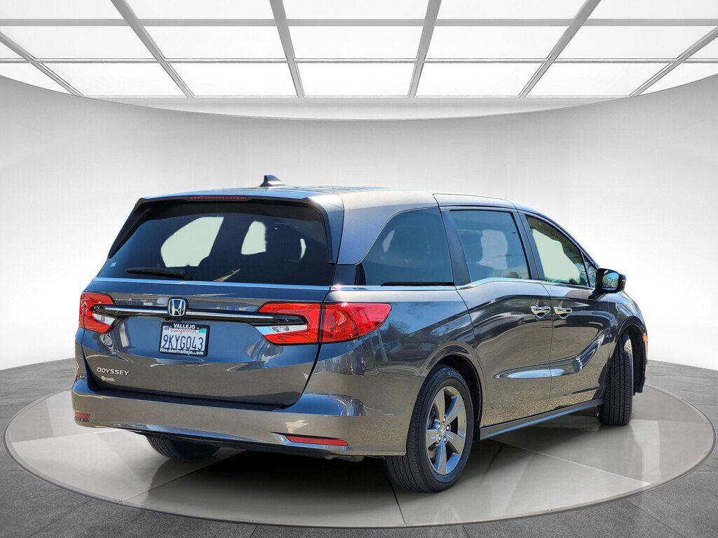 Certified 2024 Honda Odyssey EX image 3