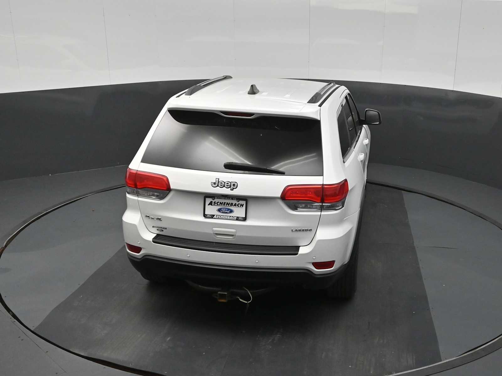Used 2018 Jeep Grand Cherokee Laredo AWD/4WD image 31