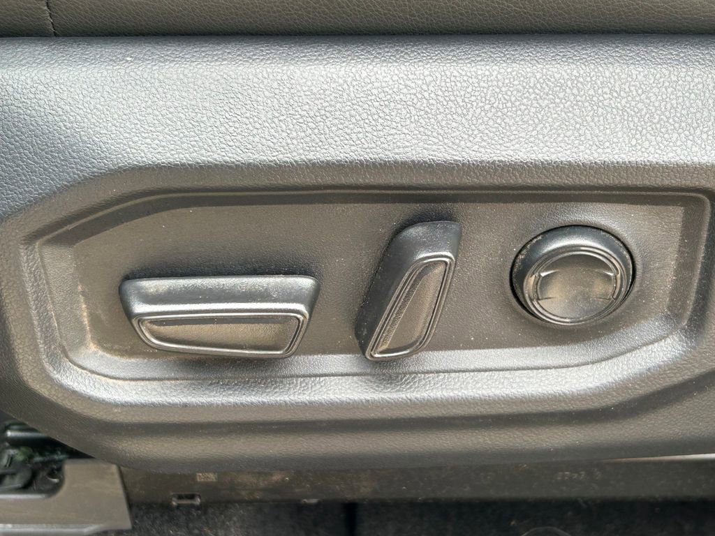 Used 2023 Toyota Tundra Limited w/ Power Package image 26