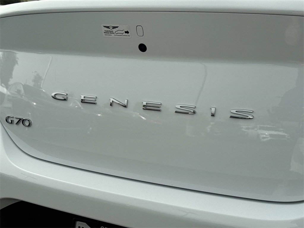 Used 2025 Genesis G70 2.5T image 5