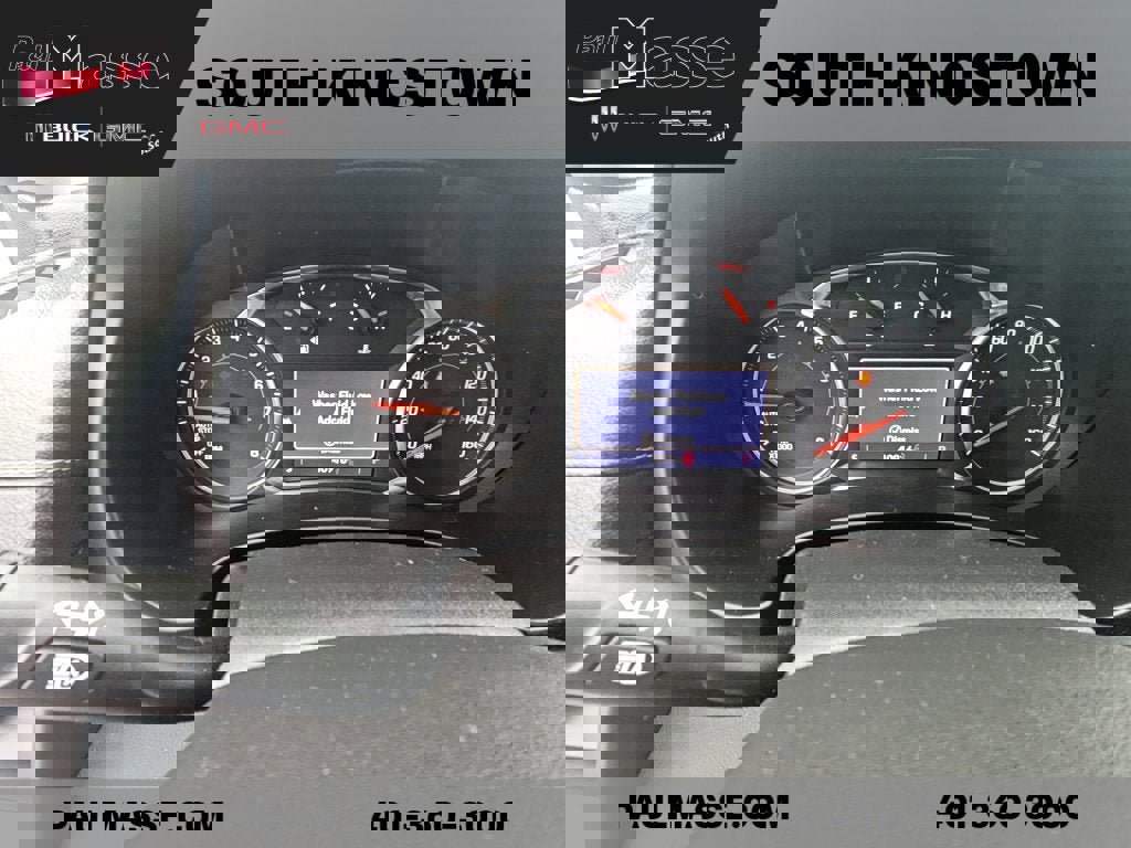 Used 2022 GMC Terrain SLE w/ Driver Convenience Package image 3