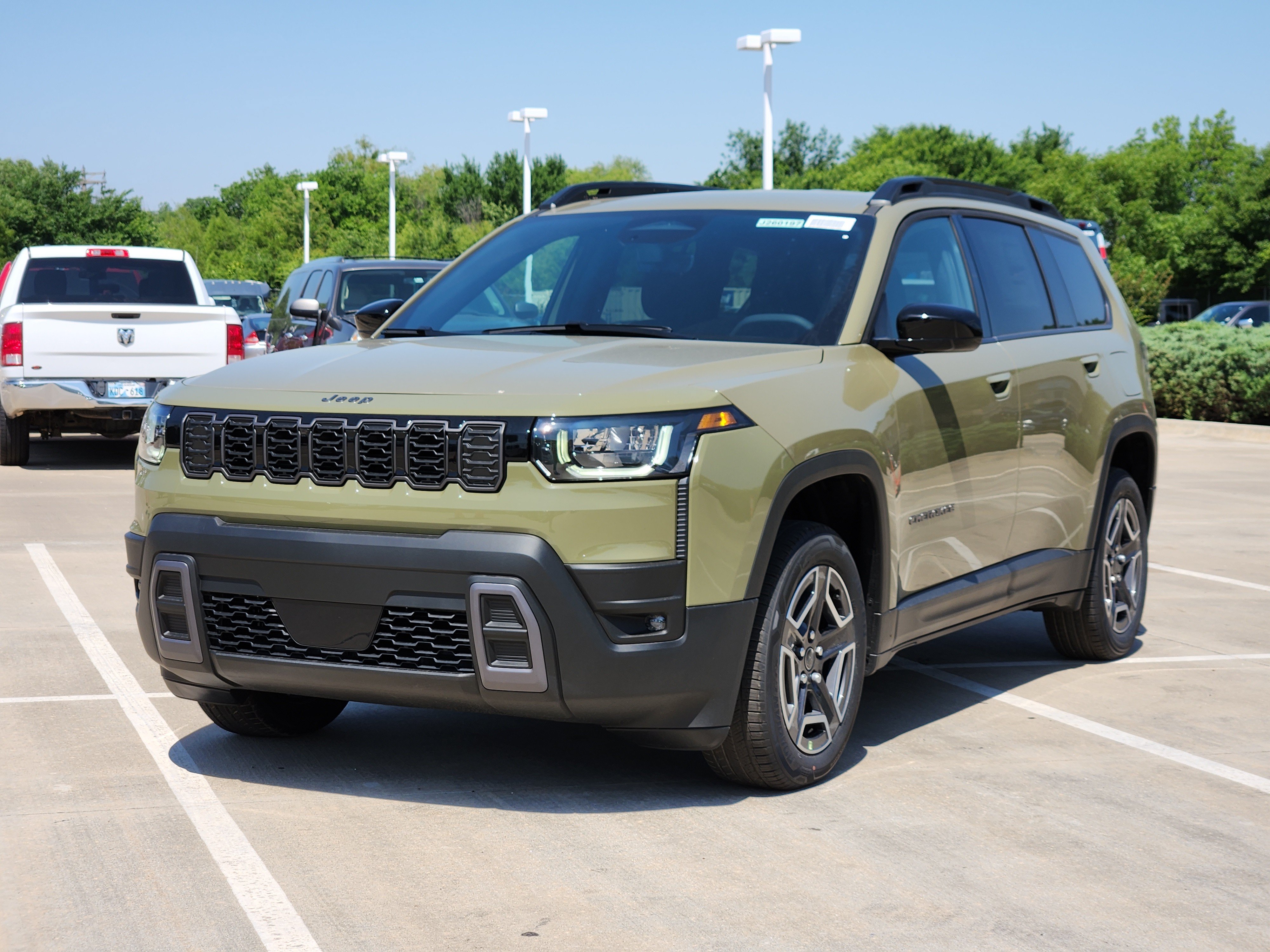 New 2026 Jeep Cherokee Laredo AWD/4WD image 2