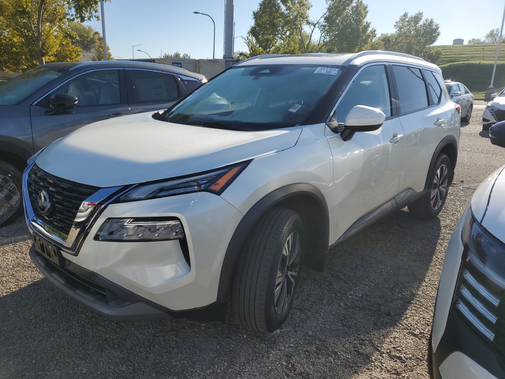Certified 2023 Nissan Rogue SV w/ SV Premium B Package AWD/4WD image 6