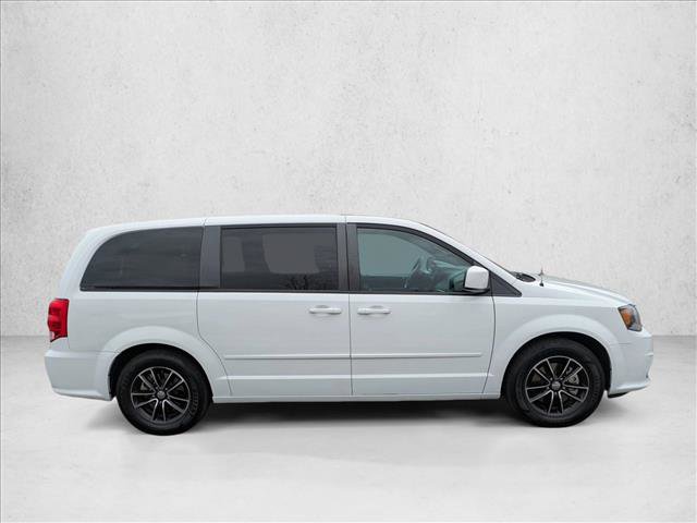 Used 2016 Dodge Grand Caravan SXT image 4