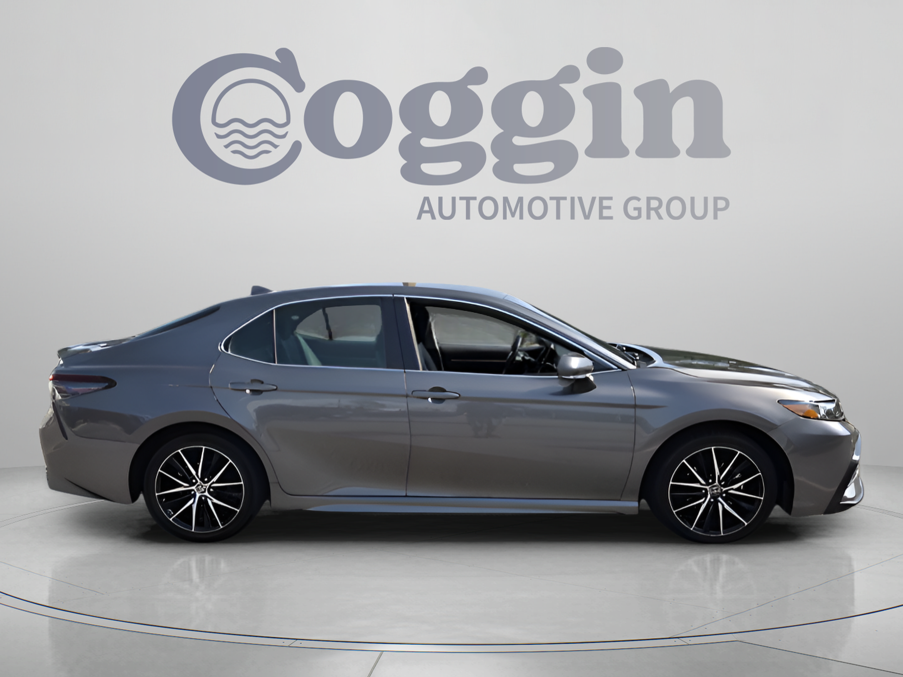 Used 2024 Toyota Camry SE FWD image 6