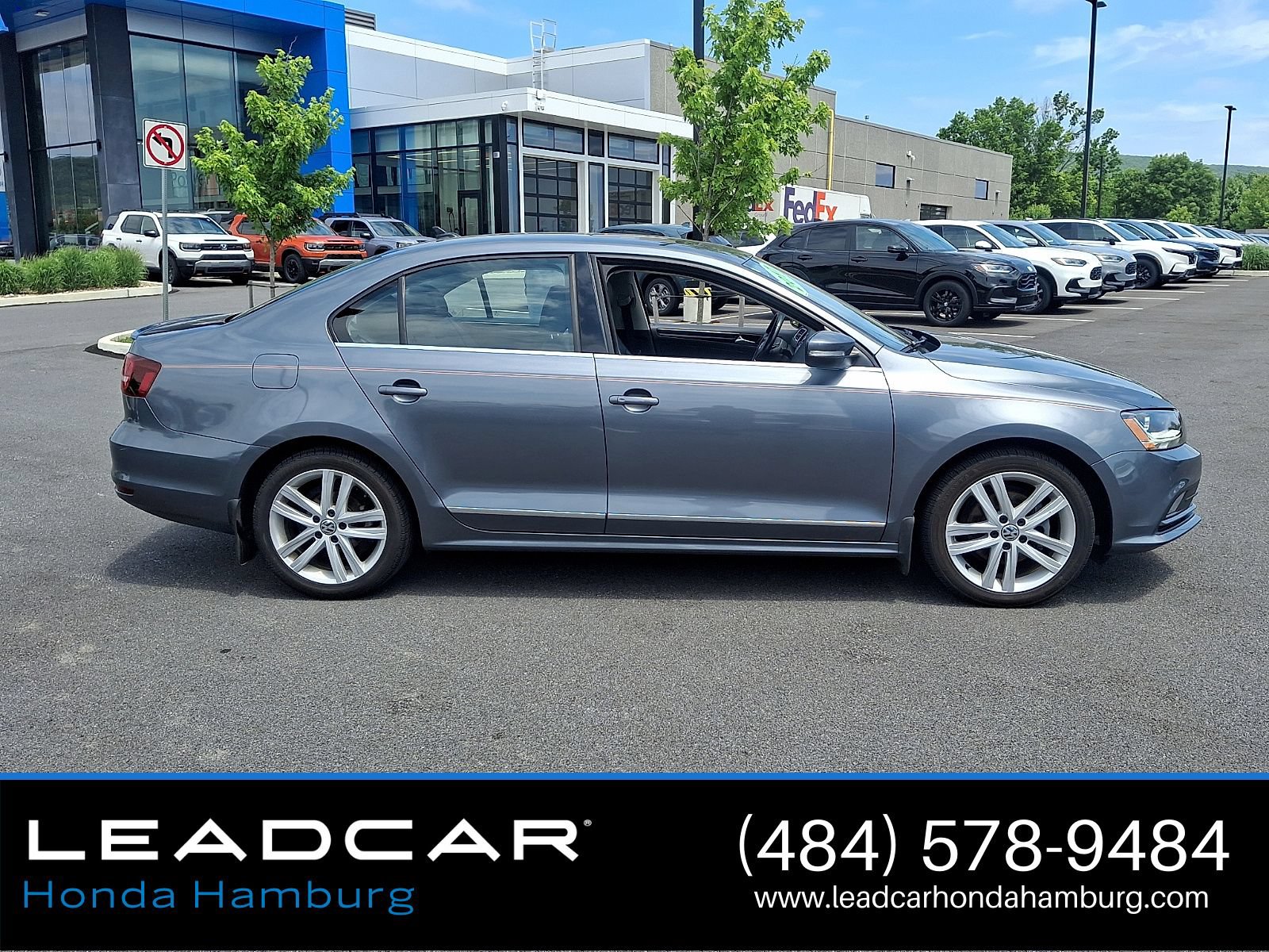 Used 2017 Volkswagen Jetta SEL FWD image 8