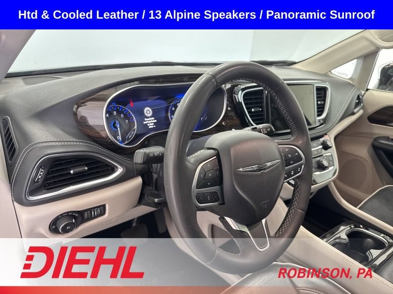 Used 2023 Chrysler Pacifica Limited FWD image 26