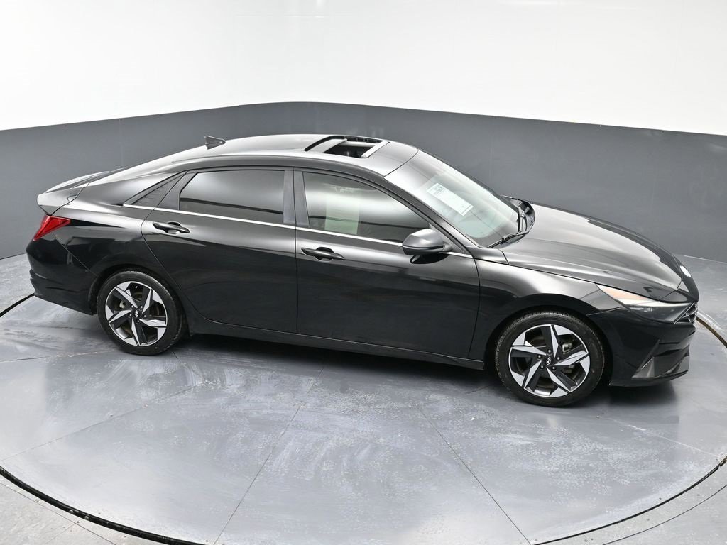 Used 2022 Hyundai Elantra Limited image 48