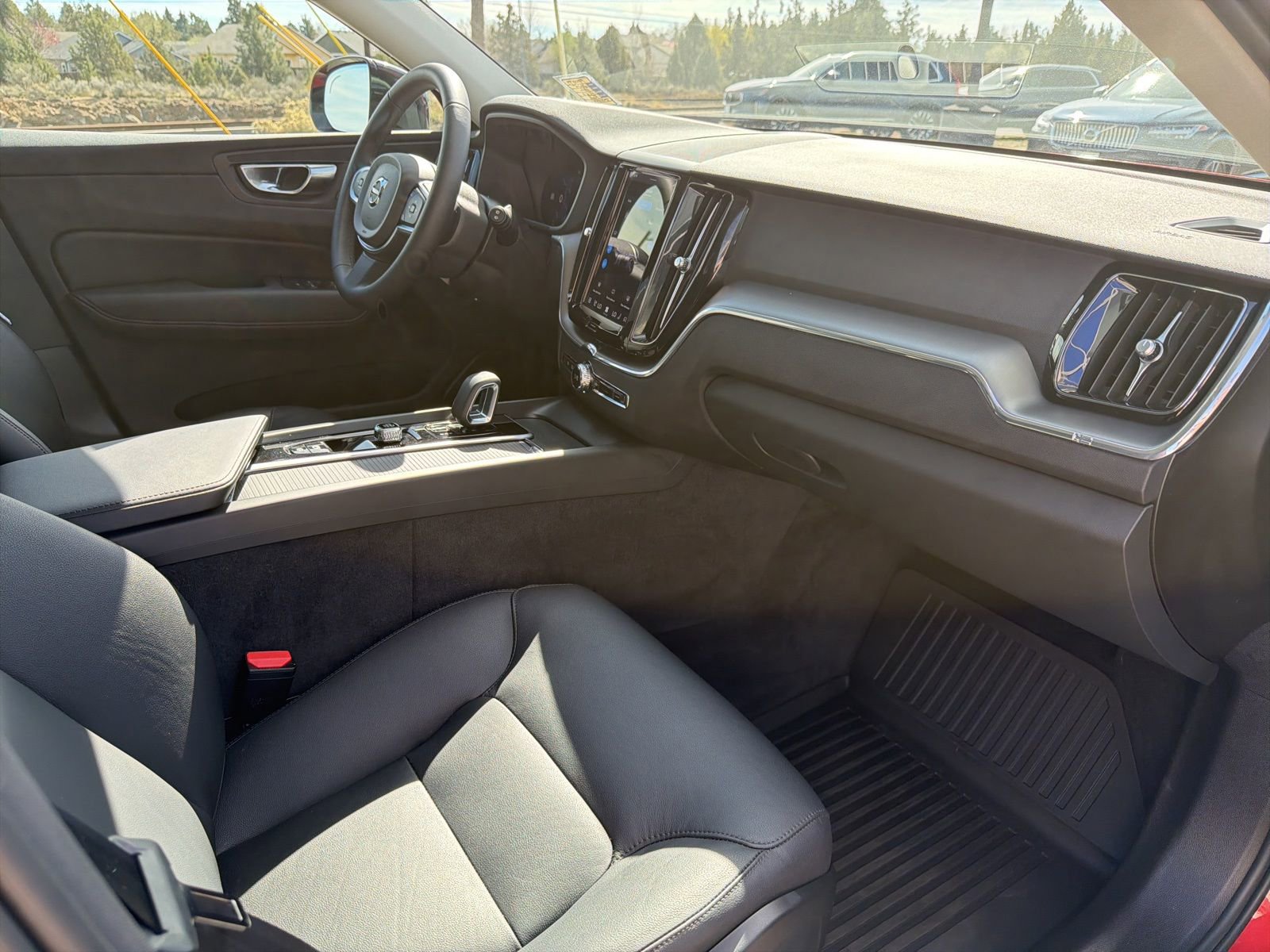 Certified 2025 Volvo XC60 B5 Core w/ Protection Package Premier image 26