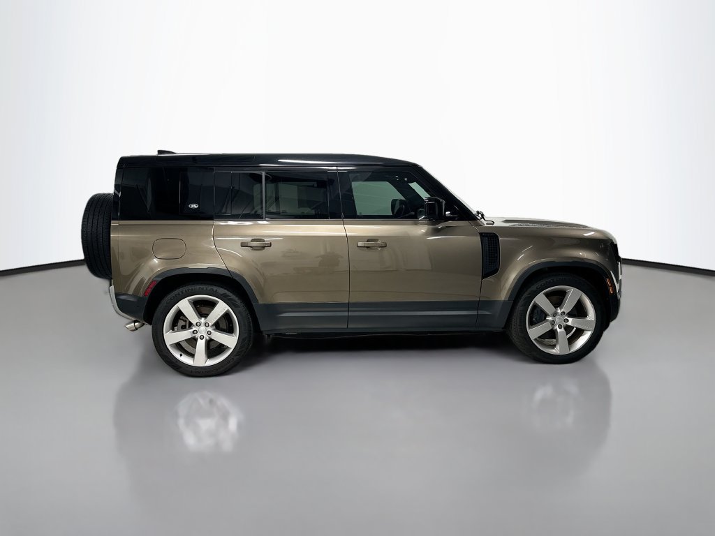 Used 2024 Land Rover Defender 110 SE AWD/4WD image 8