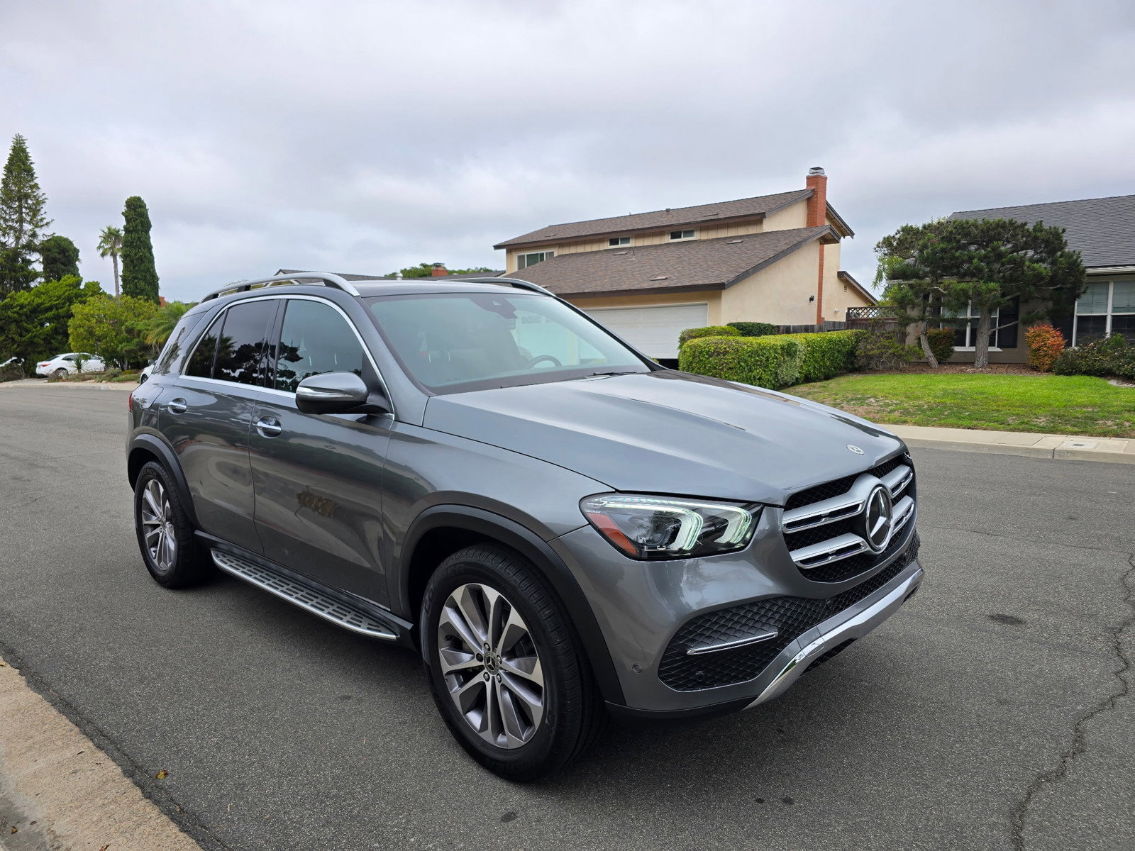 Used 2022 Mercedes-Benz GLE 350 4MATIC w/ Premium Package image 16