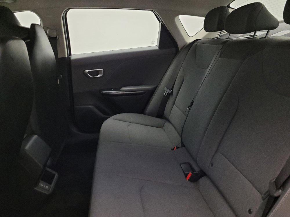 Used 2025 Kia K4 FWD image 18