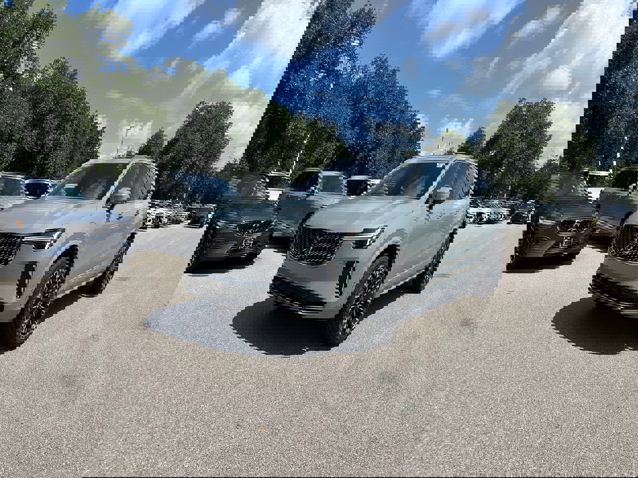 New 2026 Volvo XC90 T8 Plus image 2