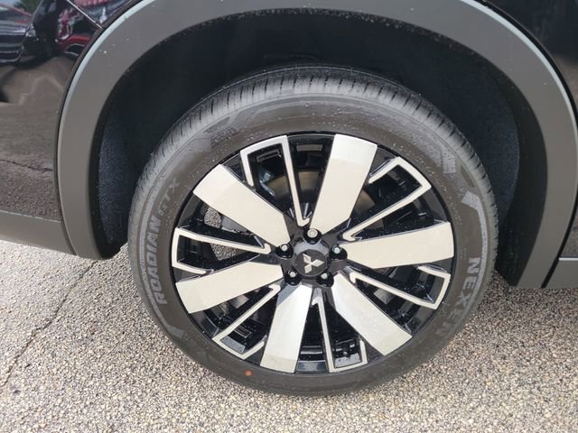 New 2025 Mitsubishi Outlander SE image 6