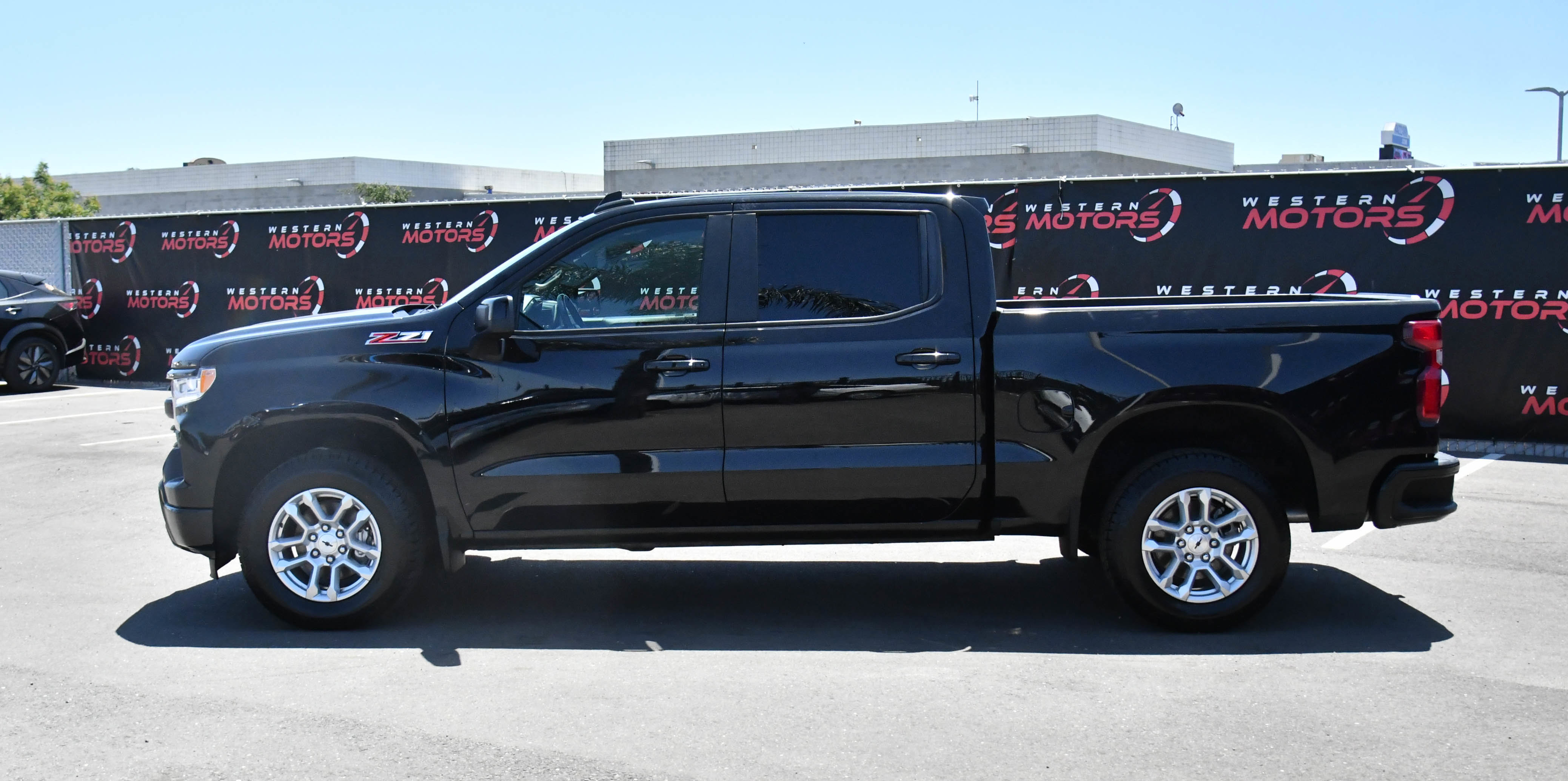Used 2024 Chevrolet Silverado 1500 RST AWD/4WD image 4