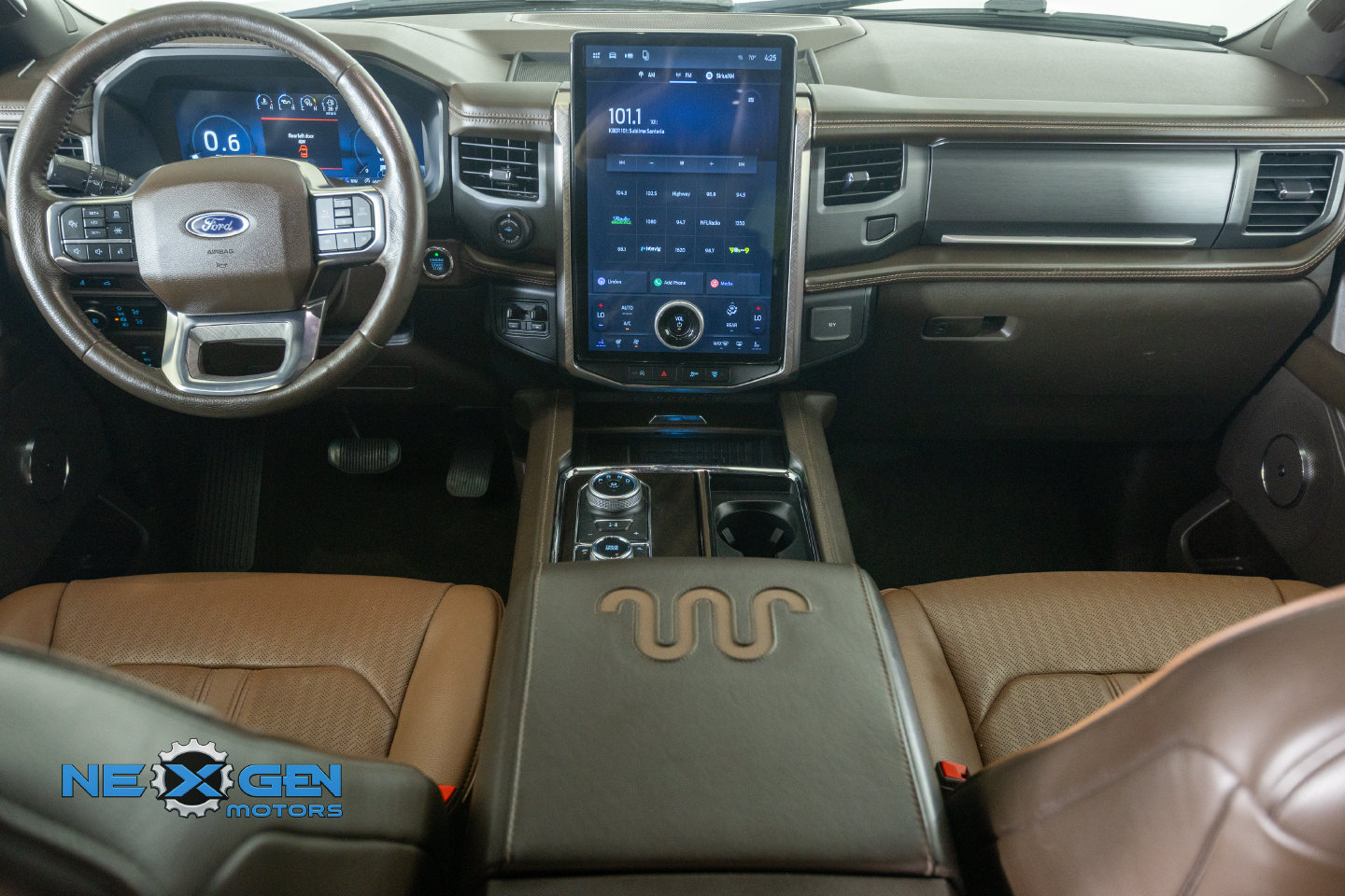 Used 2023 Ford Expedition King Ranch AWD/4WD image 3