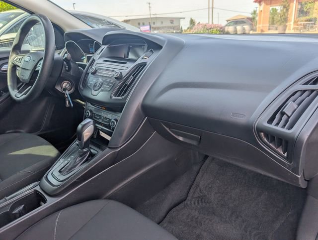 Used 2015 Ford Focus SE FWD image 22
