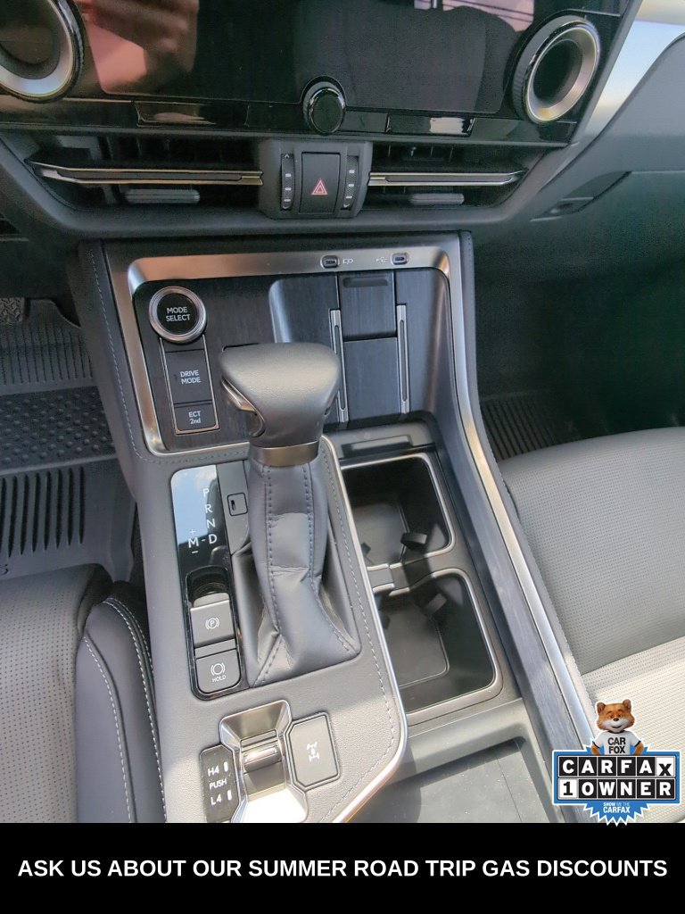 Used 2025 Lexus GX 550 w/ Accessory Package (2T) AWD/4WD image 6