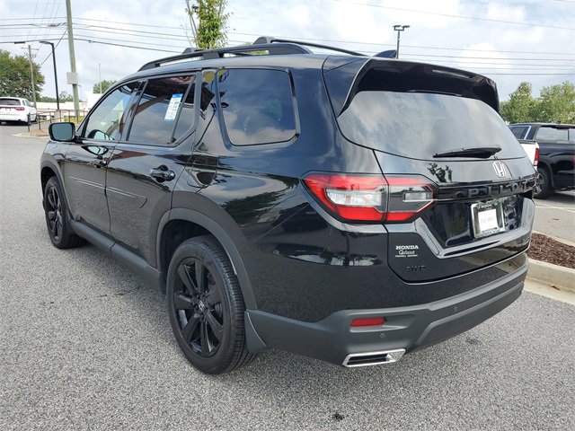 Certified 2025 Honda Pilot Black Edition image 6
