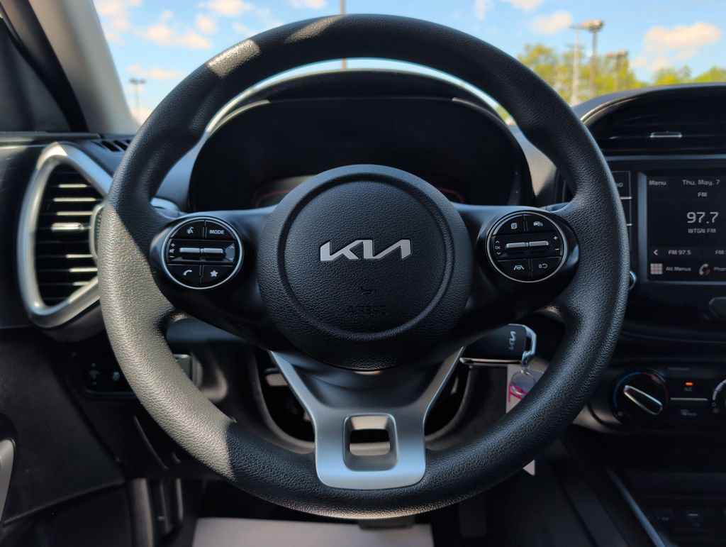 Used 2024 Kia Soul LX w/ Option Group 015 FWD image 11