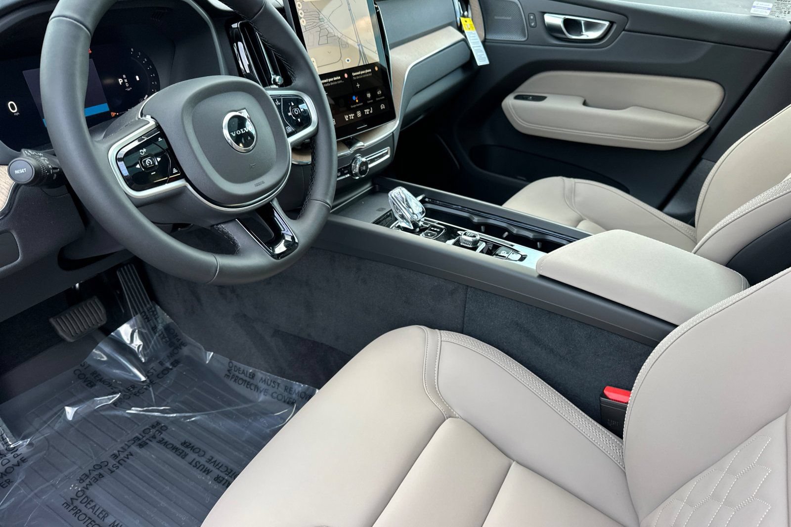 New 2026 Volvo XC60 B5 Plus w/ Climate Package AWD/4WD image 9