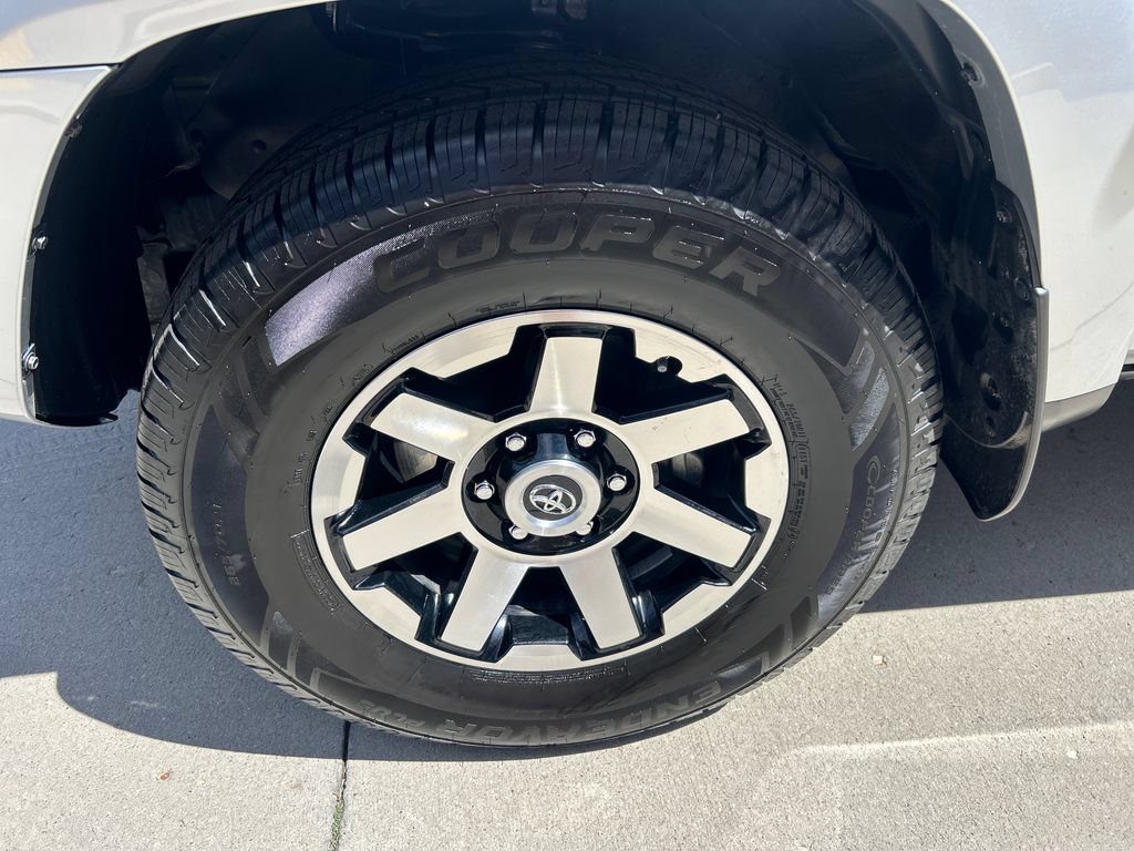 Certified 2019 Toyota 4Runner TRD Off-Road AWD/4WD image 17