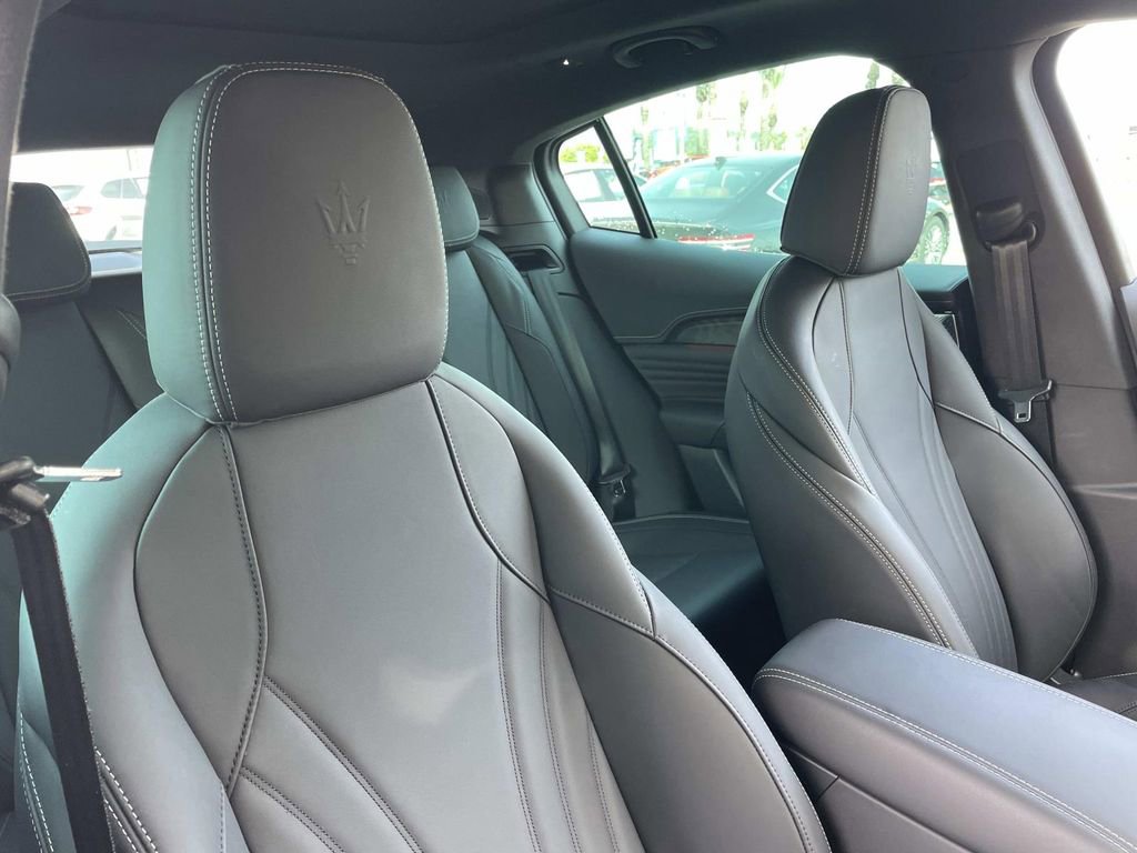 New 2025 Maserati Grecale Modena image 27