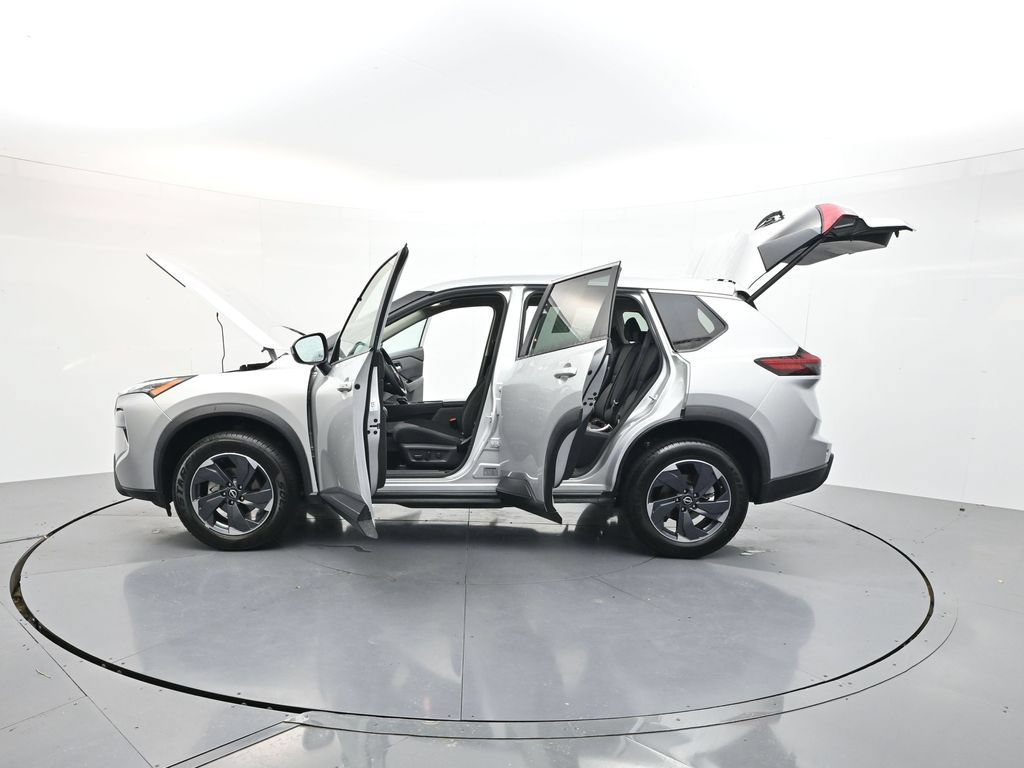 Used 2024 Nissan Rogue SV FWD image 34