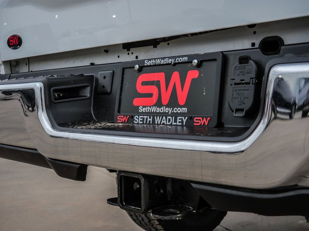 Used 2024 RAM 2500 Tradesman w/ Chrome Appearance Group image 13