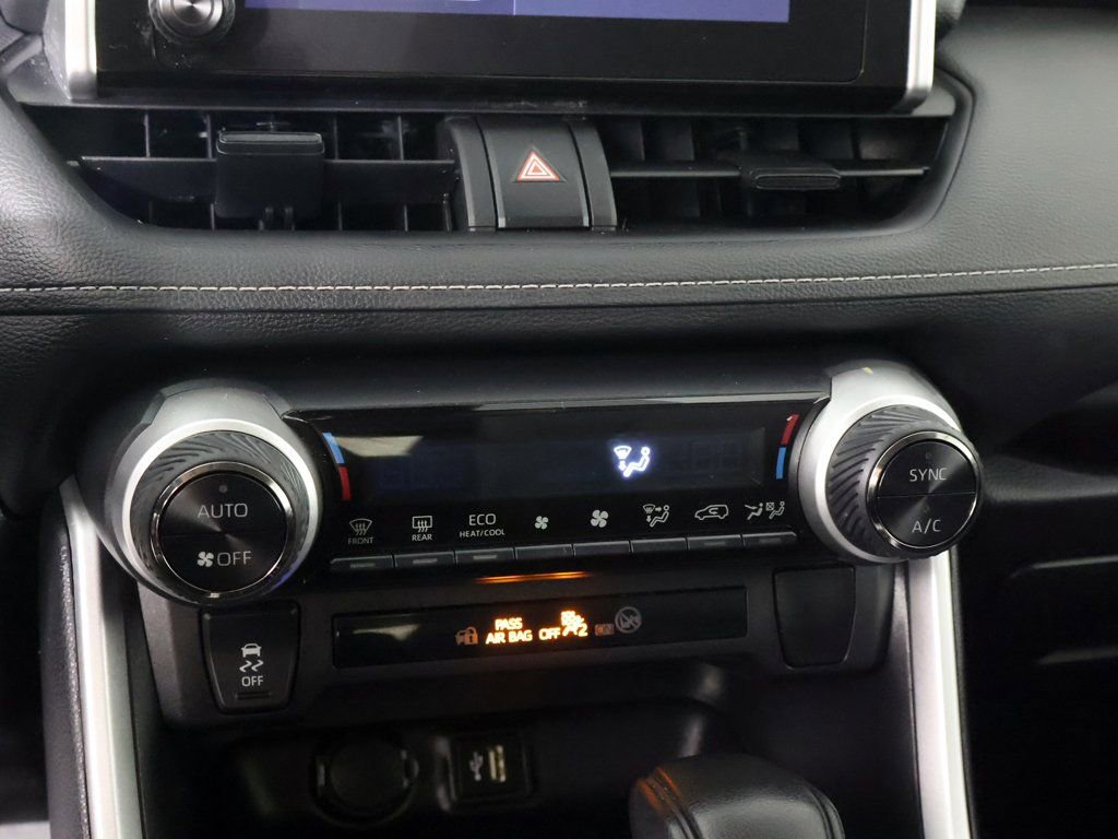 Used 2025 Toyota RAV4 XLE AWD/4WD image 41