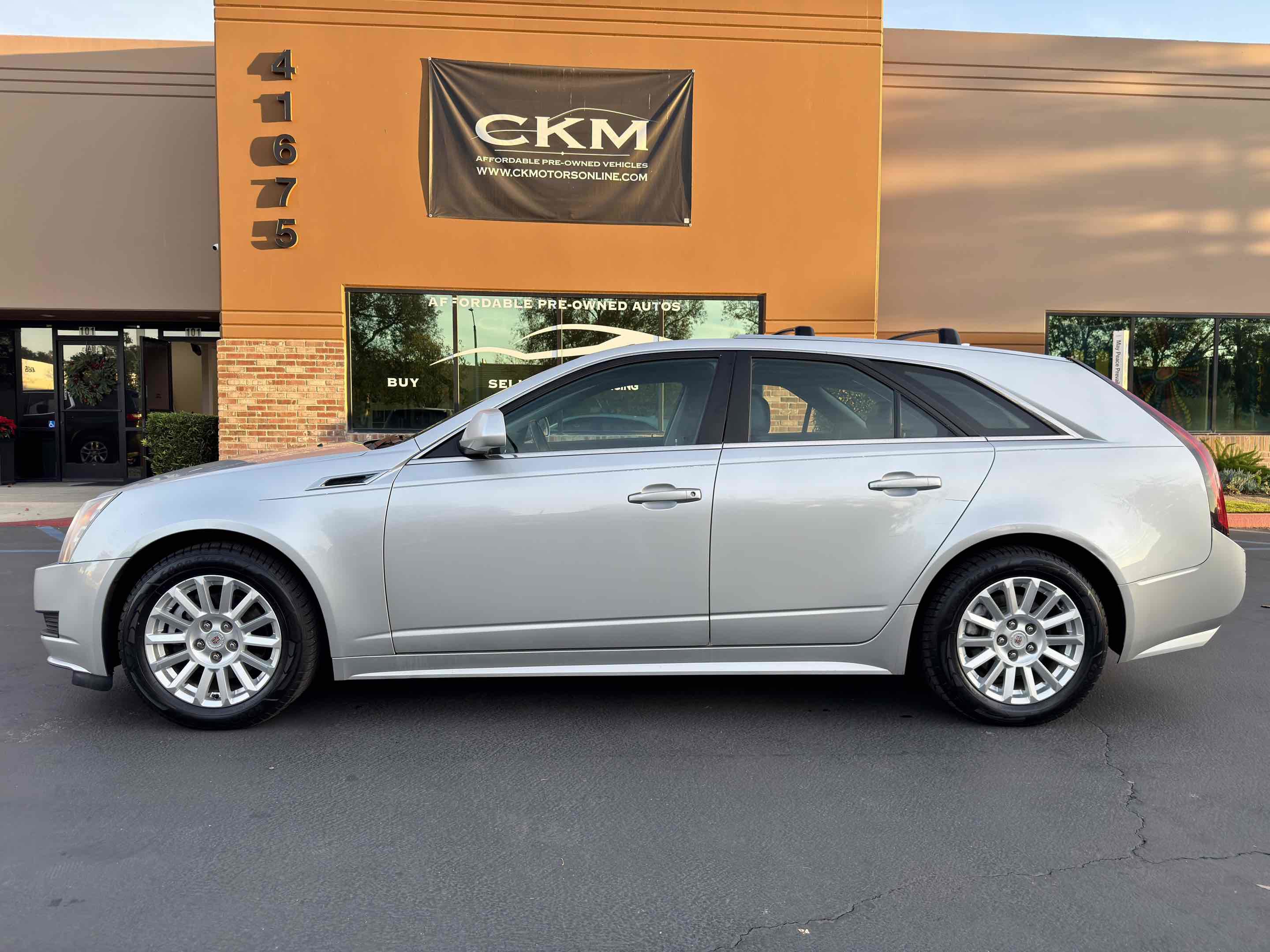 Used 2011 Cadillac CTS AWD Wagon image 3