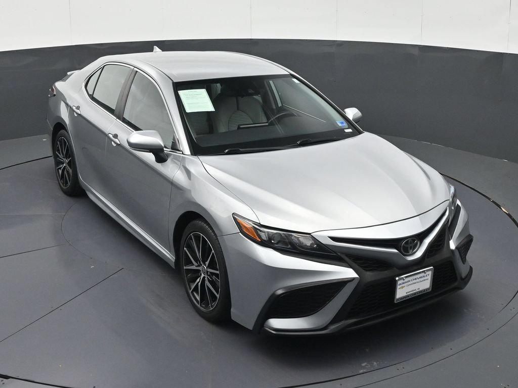 Used 2021 Toyota Camry SE w/ Cold Weather Package AWD/4WD image 29