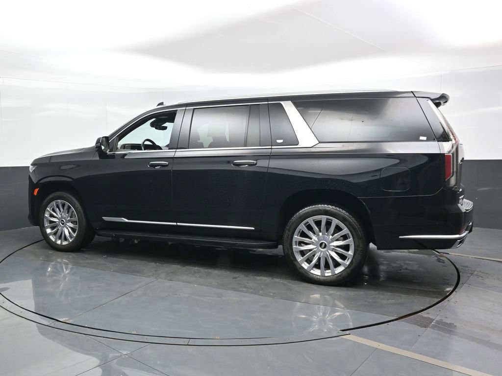 Used 2023 Cadillac Escalade ESV Premium Luxury image 9