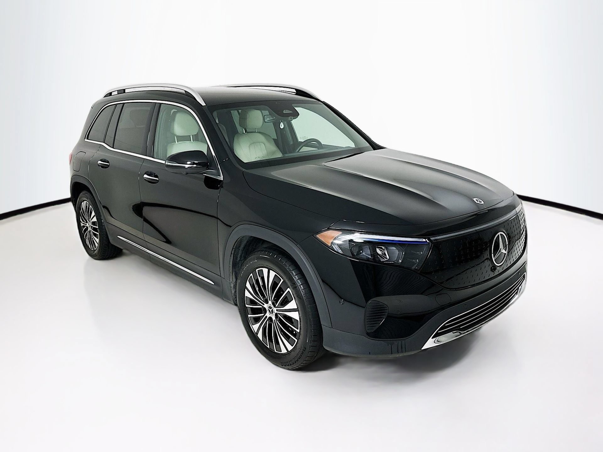 Used 2025 Mercedes-Benz EQB 250+ image 1