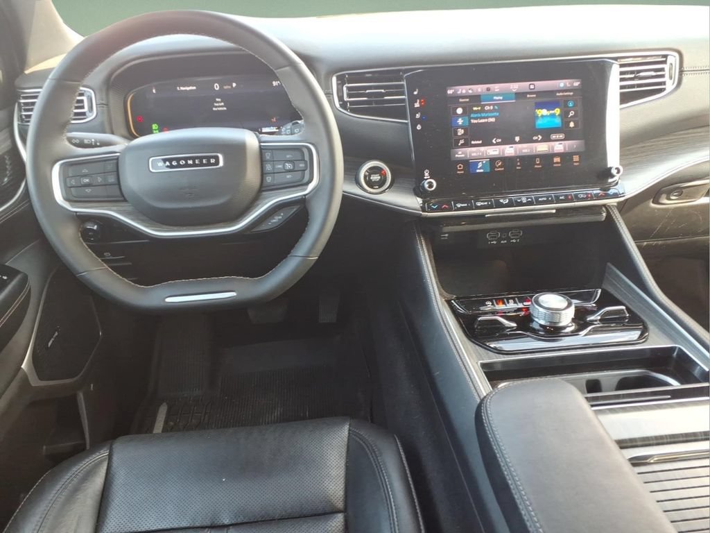Used 2024 Jeep Wagoneer Series III AWD/4WD image 9