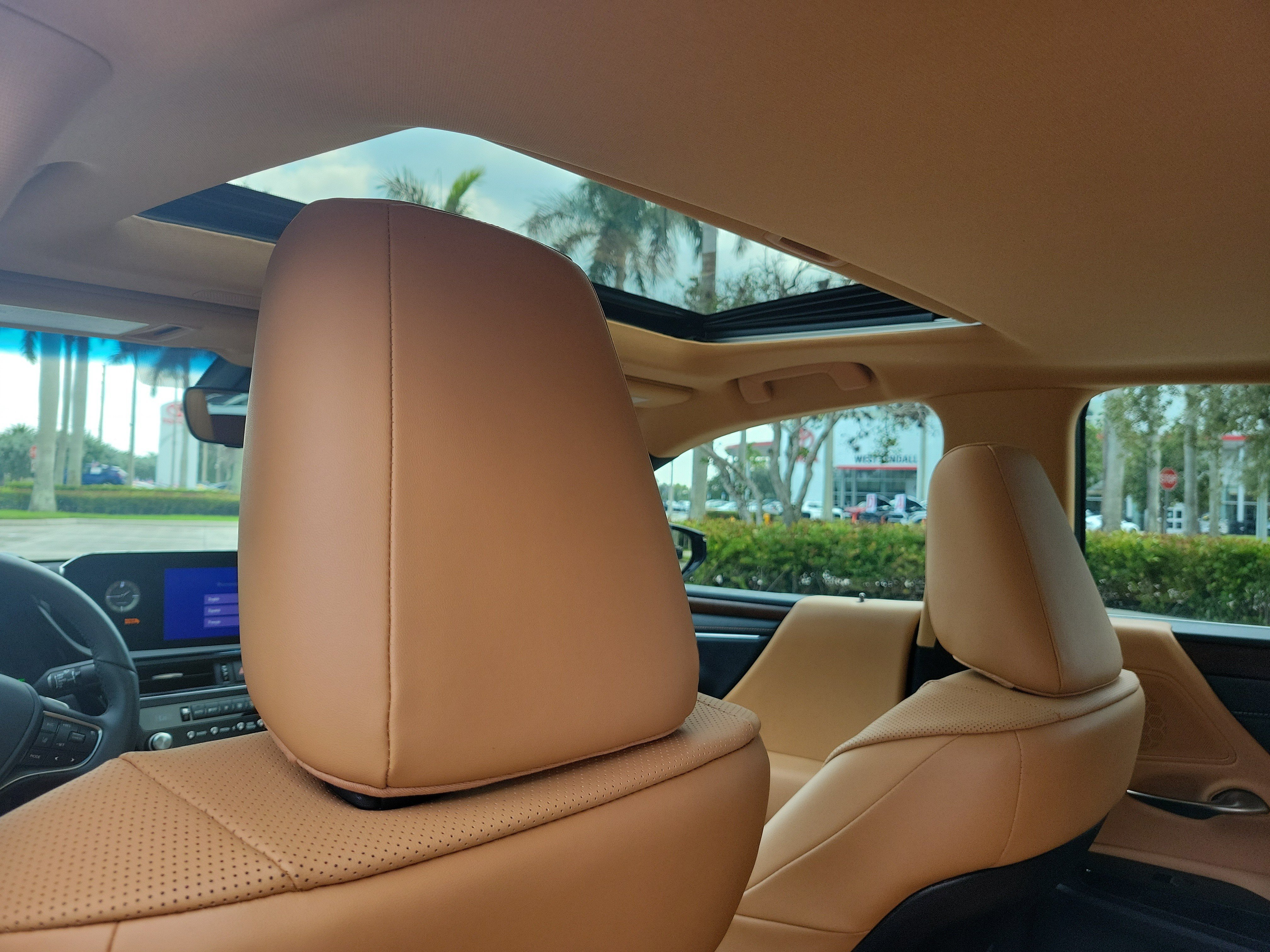 Used 2024 Lexus ES 350 w/ Premium Package FWD image 16