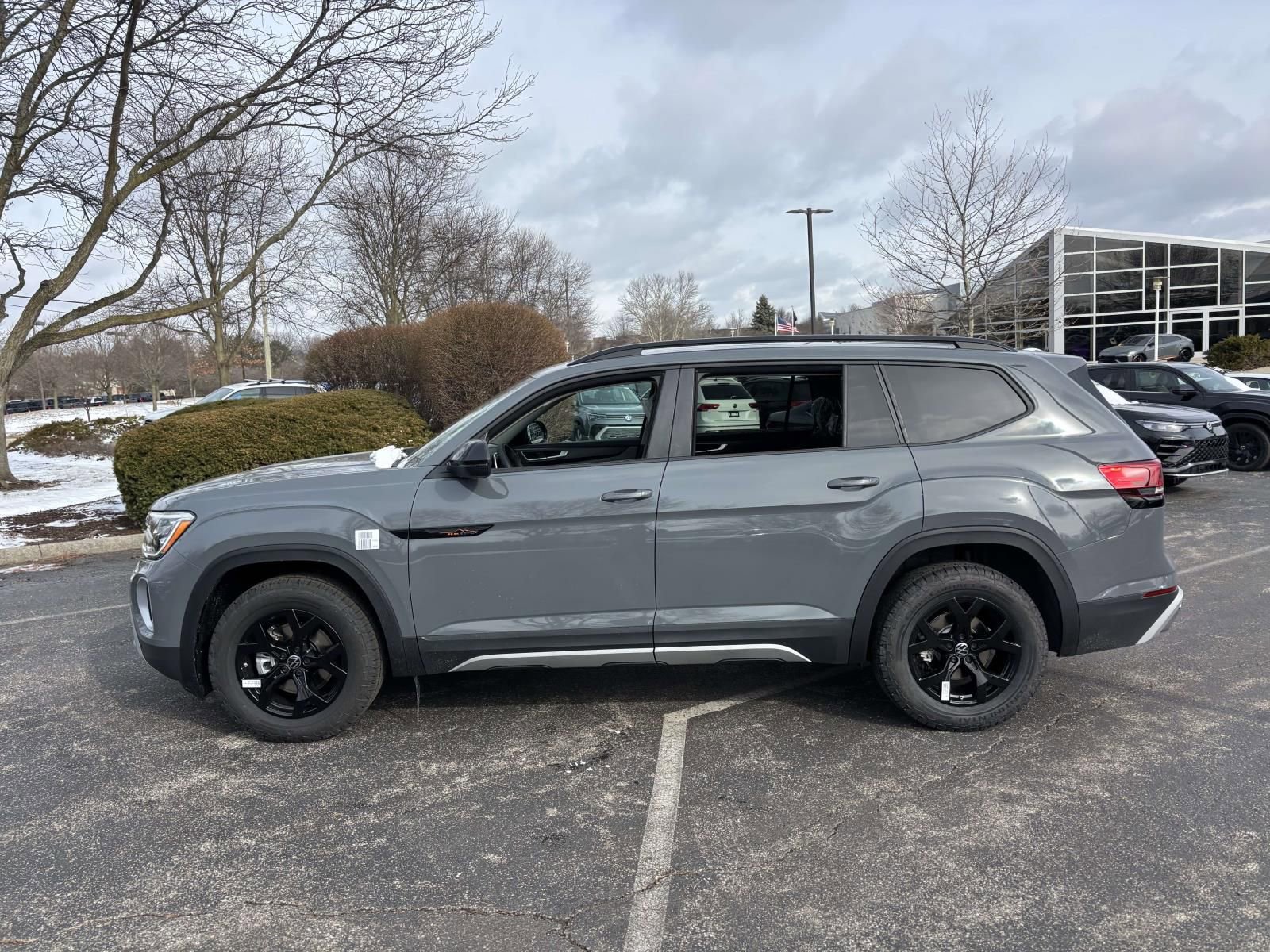 New 2026 Volkswagen Atlas Peak Edition AWD/4WD image 4