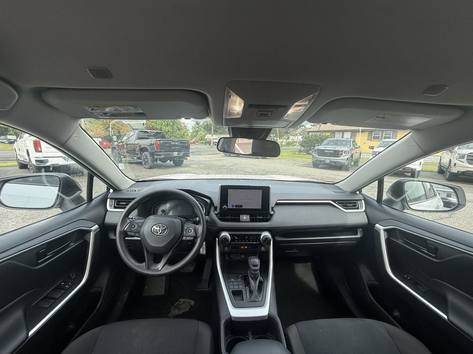 Used 2025 Toyota RAV4 LE AWD/4WD image 26