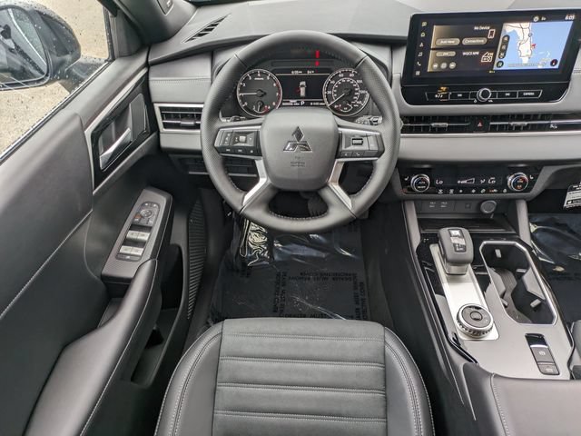 New 2026 Mitsubishi Outlander LE FWD image 16