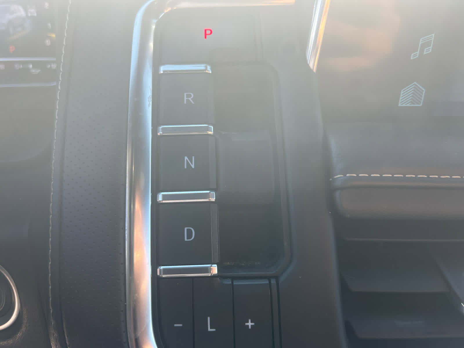 Used 2023 Chevrolet Suburban Premier image 20