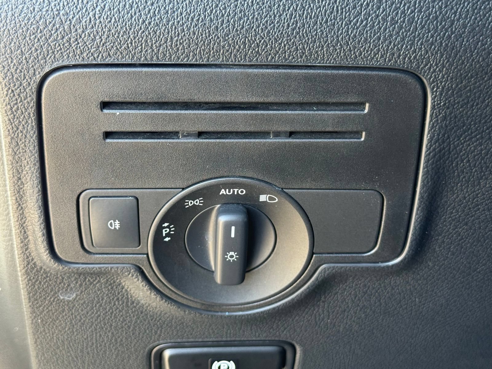 Used 2023 Mercedes-Benz Metris image 29