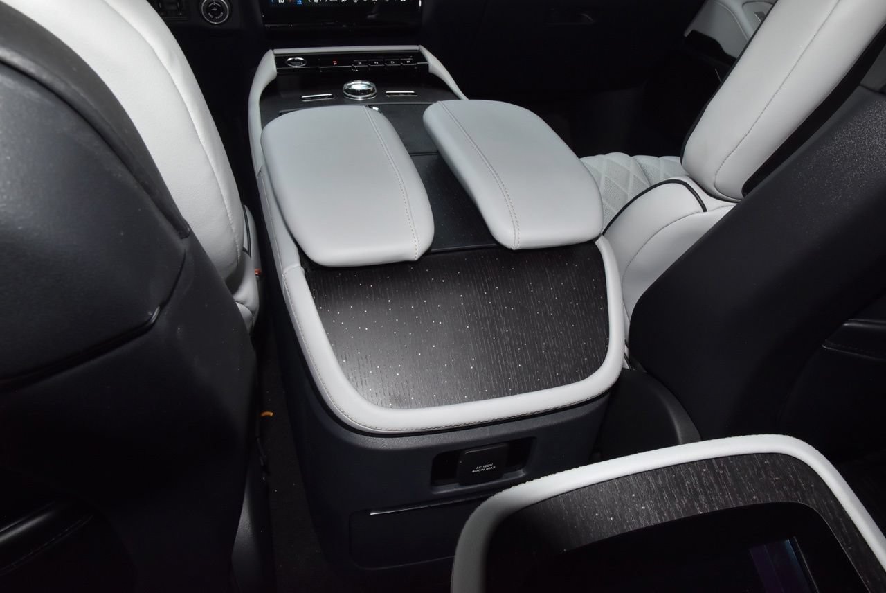 New 2026 Lincoln Navigator Black Label AWD/4WD image 20