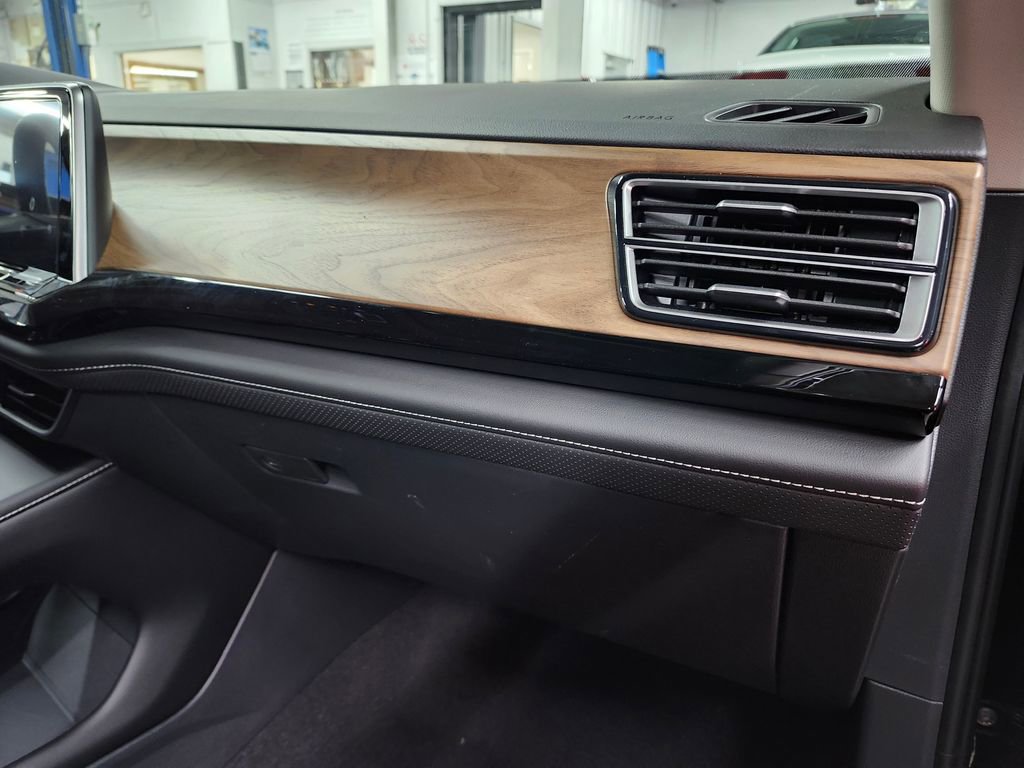 New 2026 Volkswagen Atlas SE image 14