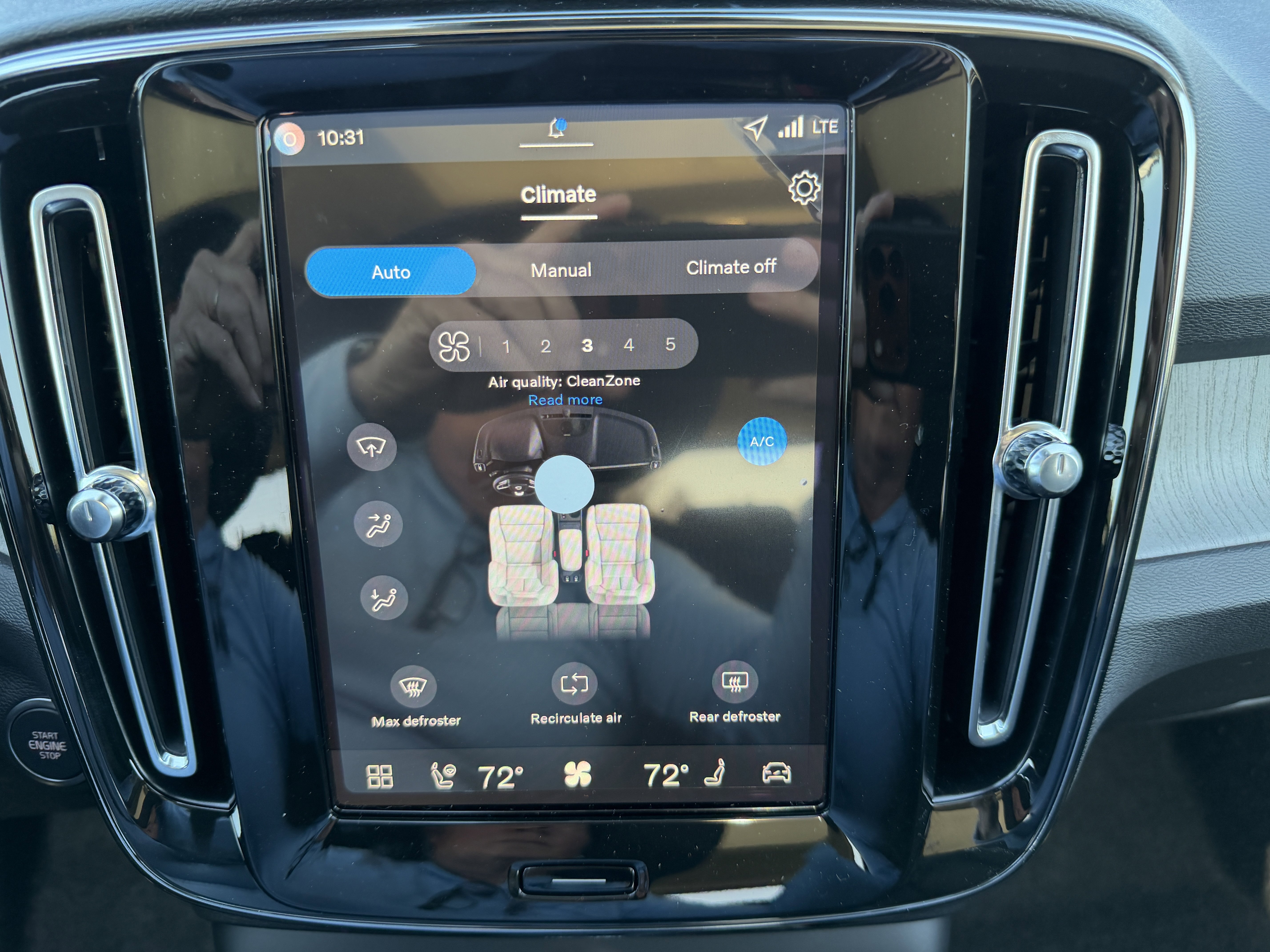 New 2026 Volvo XC40 B5 Core w/ Protection Package image 23