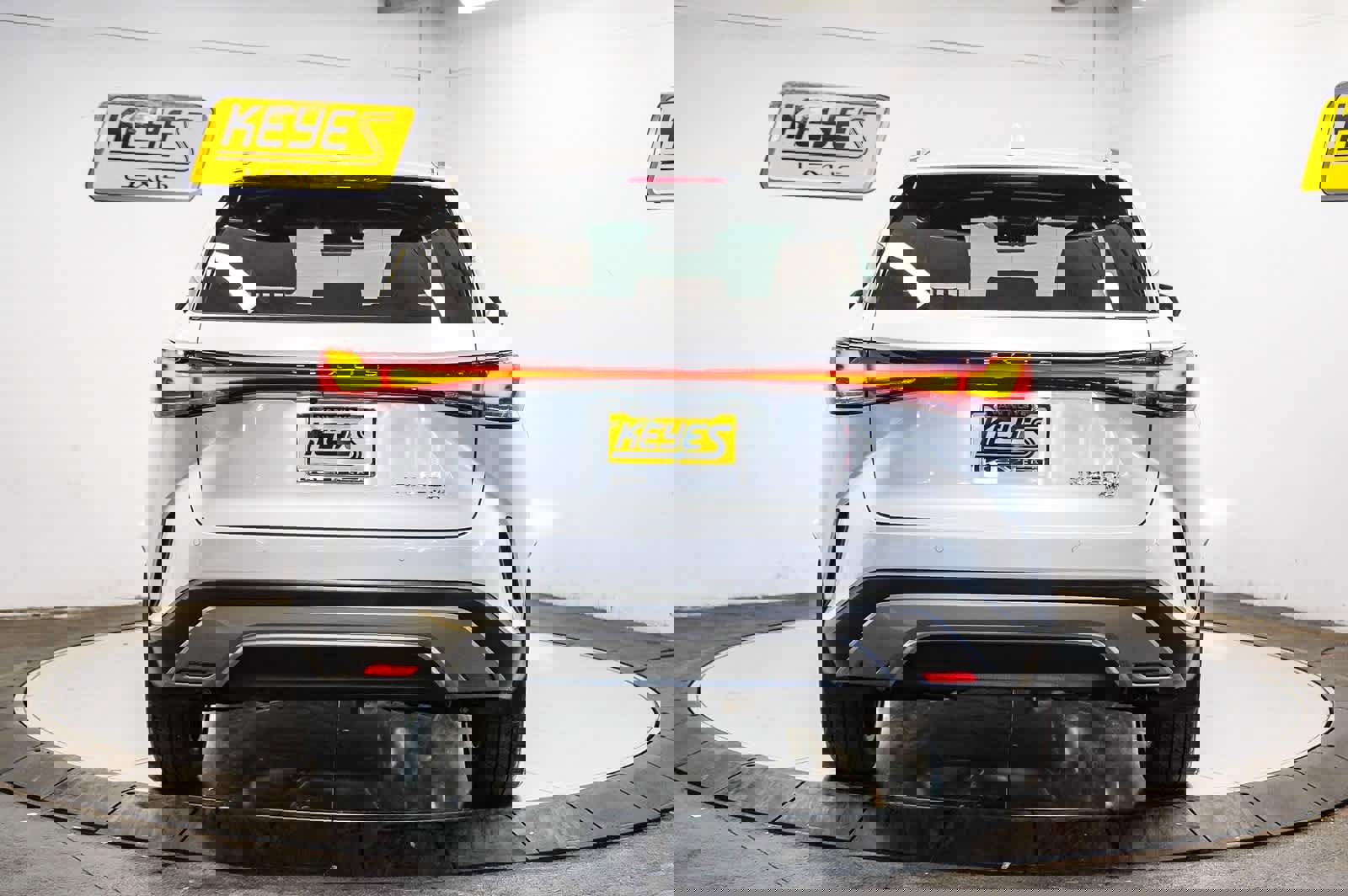 Used 2025 Lexus RX 450h Luxury w/ Convenience Package image 3