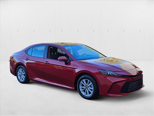 Used 2025 Toyota Camry LE image 3