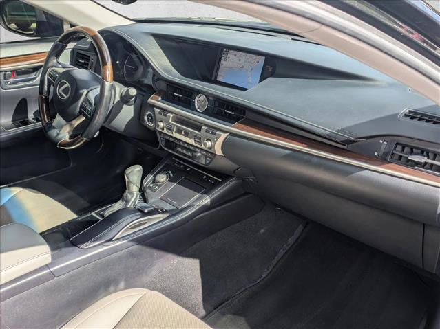 Used 2017 Lexus ES 300h w/ Navigation System Package image 20