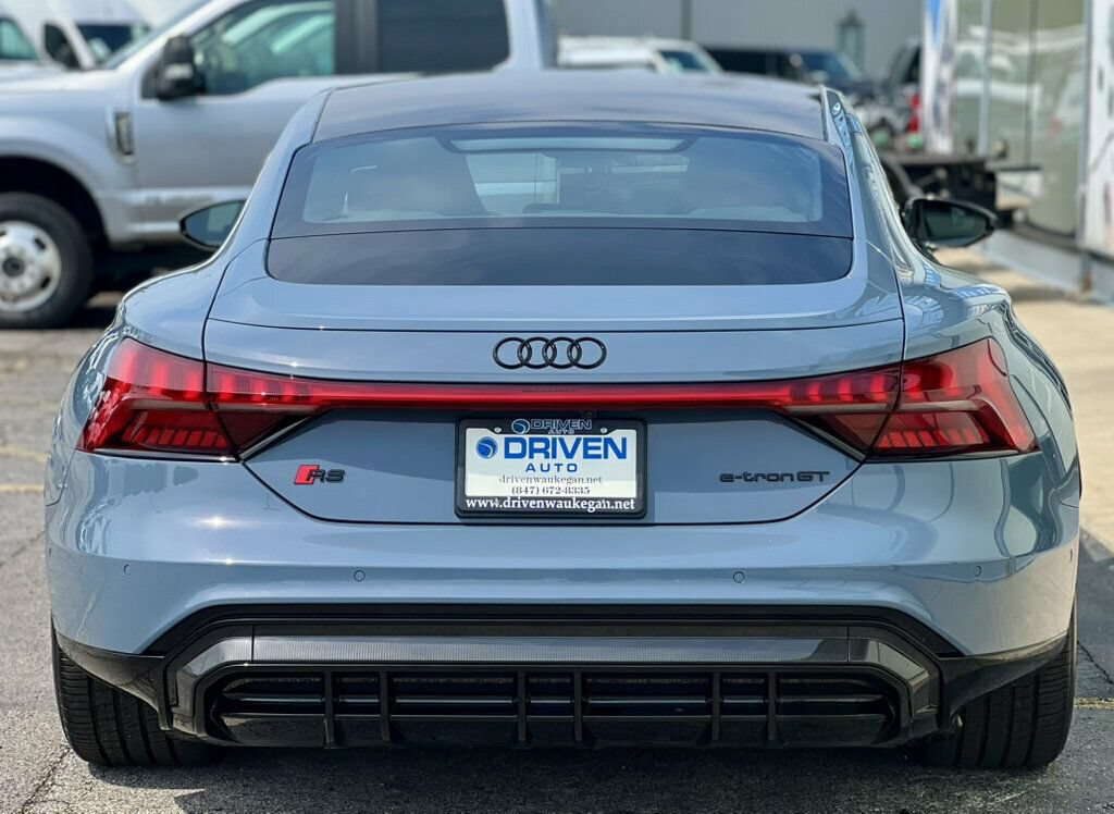 Used 2024 Audi RS e-tron GT w/ Carbon Performance Package AWD/4WD image 4
