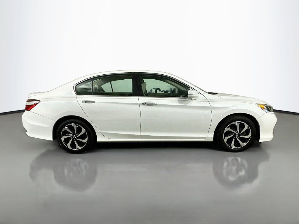 Used 2016 Honda Accord EX image 9